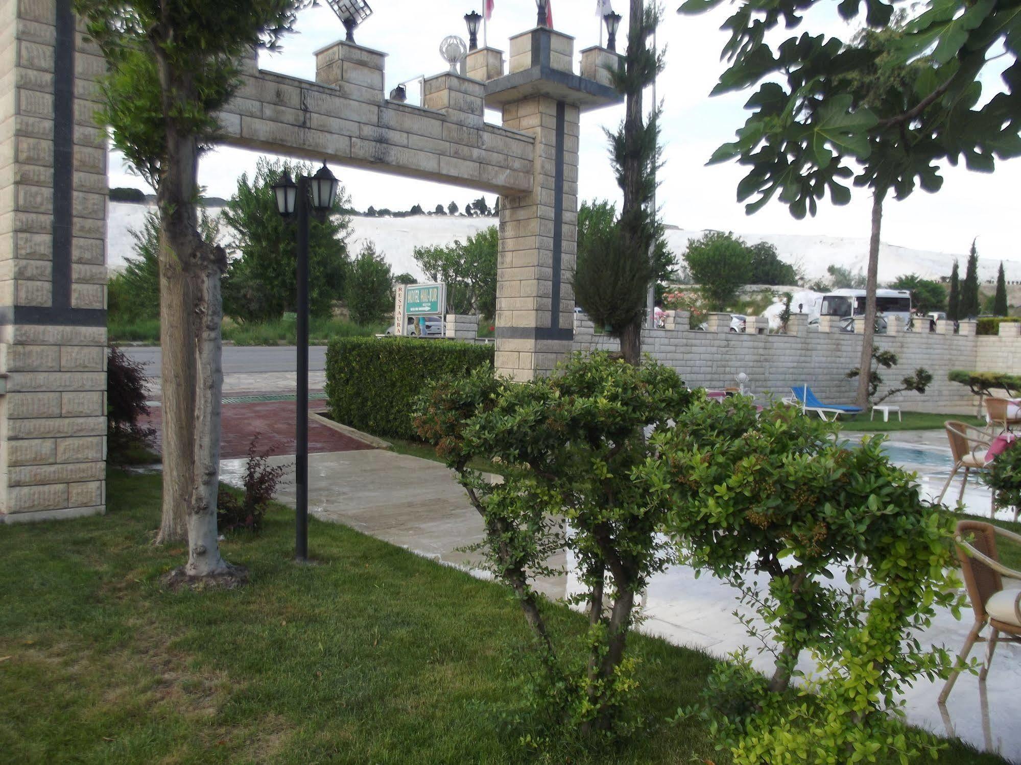 Hotel HAL-TUR Pamukkale Bagian luar foto